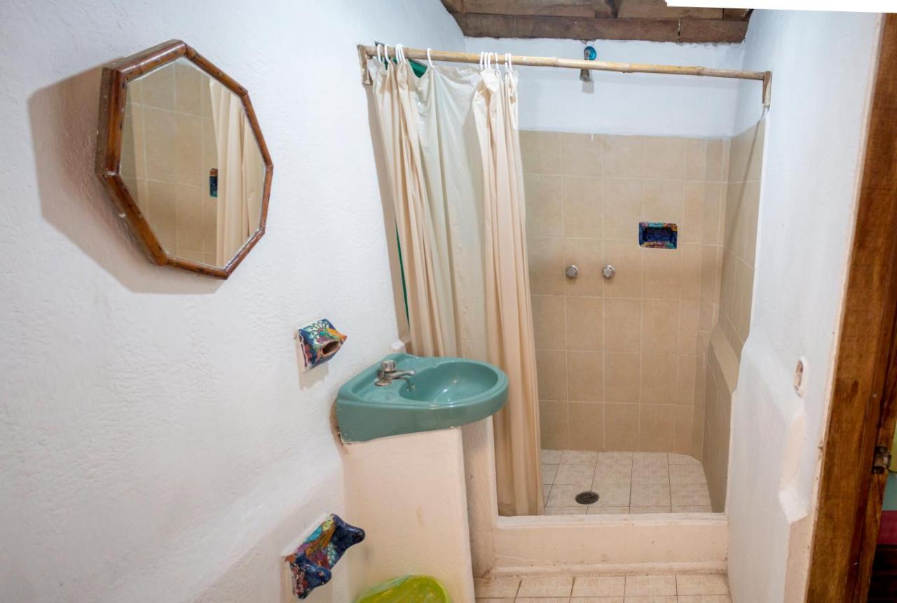 Casa Mexica Bungalows Zihuatanejo Extérieur photo