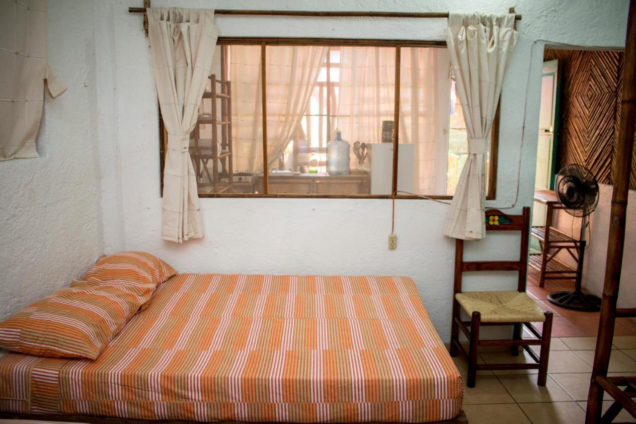 Casa Mexica Bungalows Zihuatanejo Extérieur photo